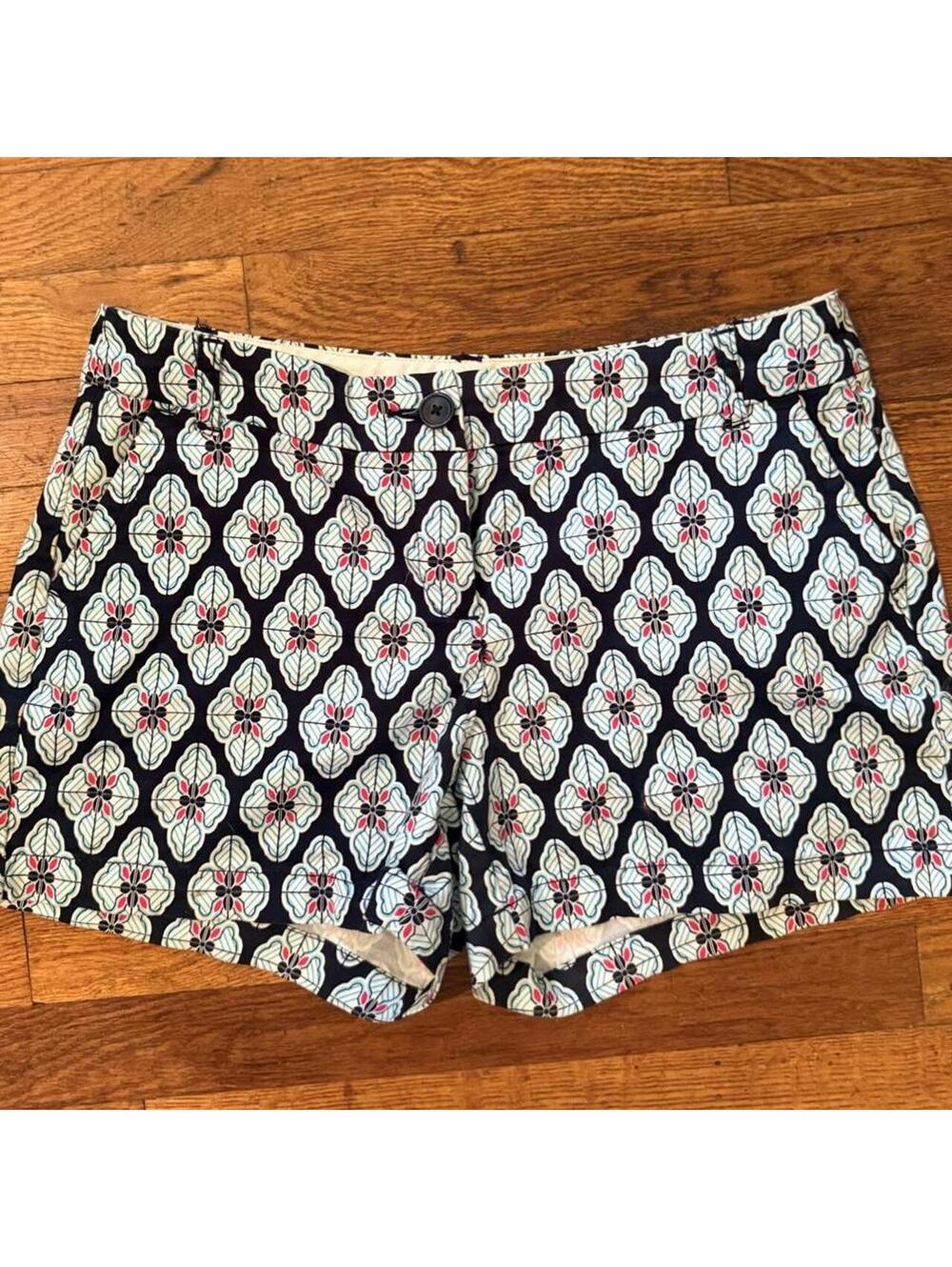 ✨ Crown & Ivy Geometric Floral Chino Shorts ✨